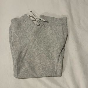 Lululemon Scuba High Rise Cropped Jogger Size 6